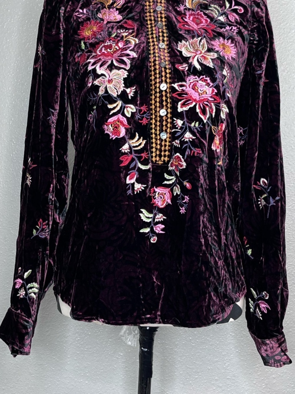 NWT Sundance Elisabeth Whimsigoth Velvet Dark Floral Embroidered Blouse Sz SX - Picture 6 of 14